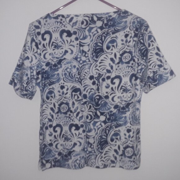 Lauren Petite P-LG purple and white patterned t-shirt. - Picture 4 of 6